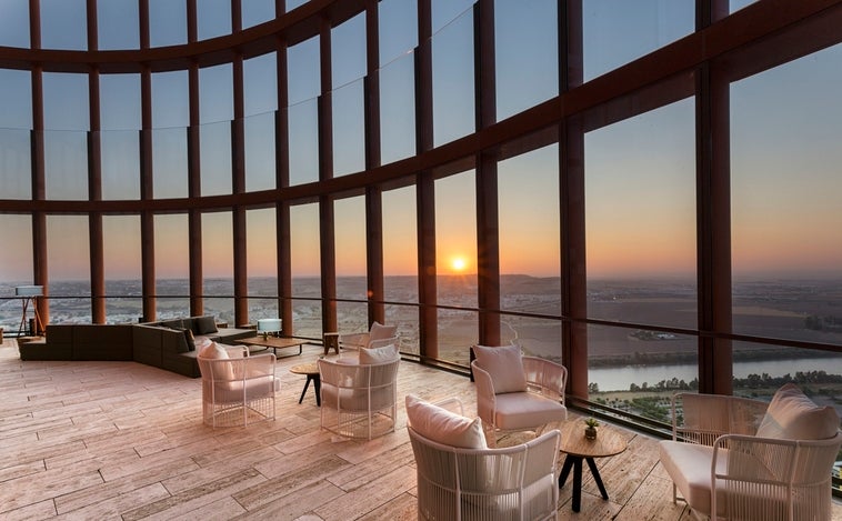 El hotel Eurostars Torre Sevilla 5* recupera para este otoño-invierno su oferta 'Ven a Cenar y te invitamos a dormir'