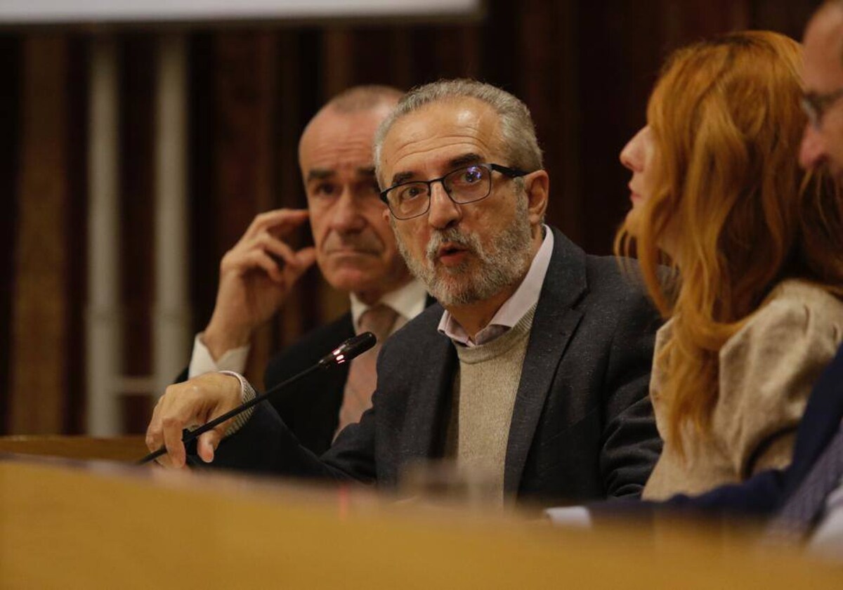 Elecciones municipales 28M: Cabrera continúa en la lista del PSOE de  Sevilla, de la que se cae el delegado de Urbanismo