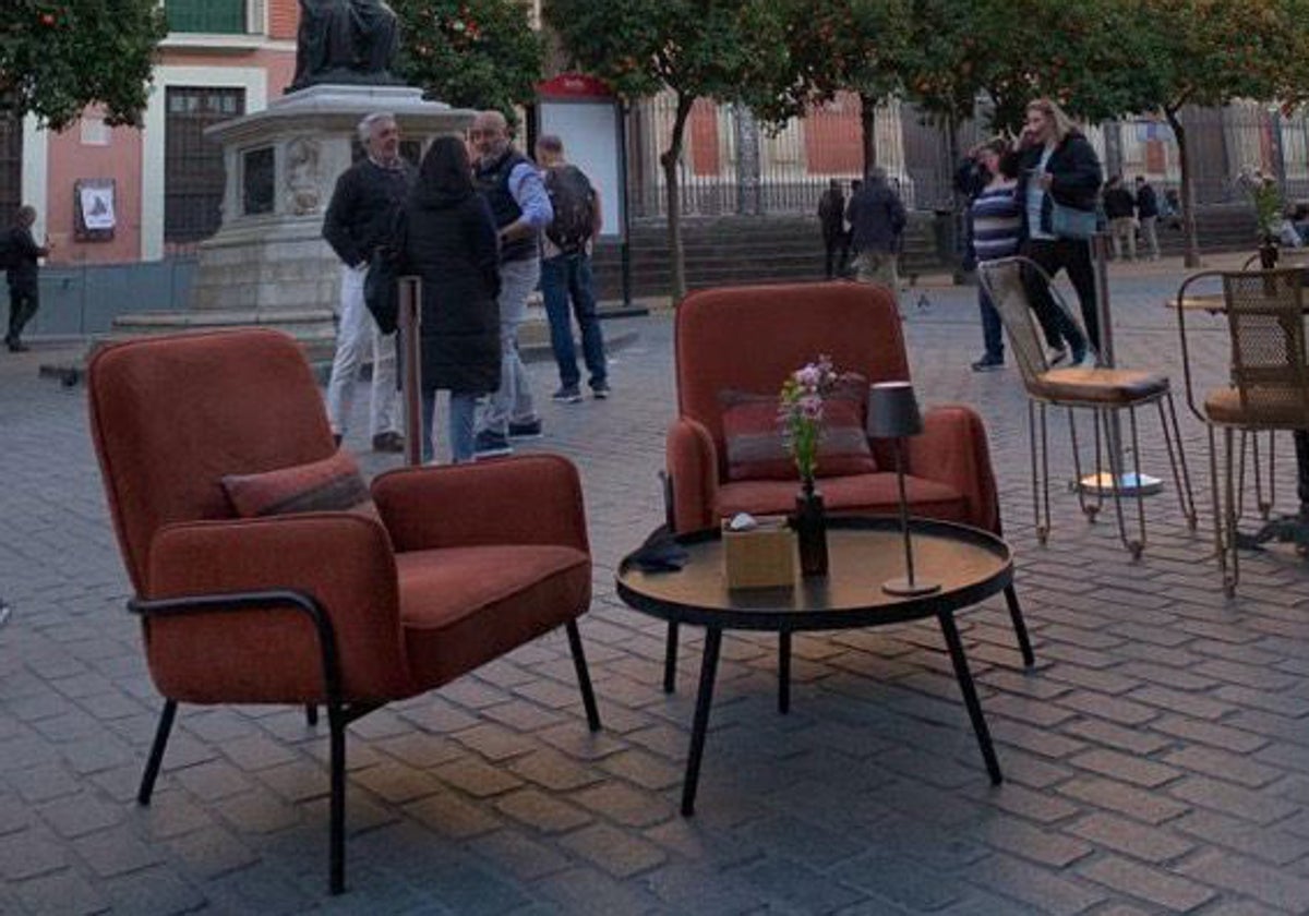Las butacas en la plaza del Salvador
