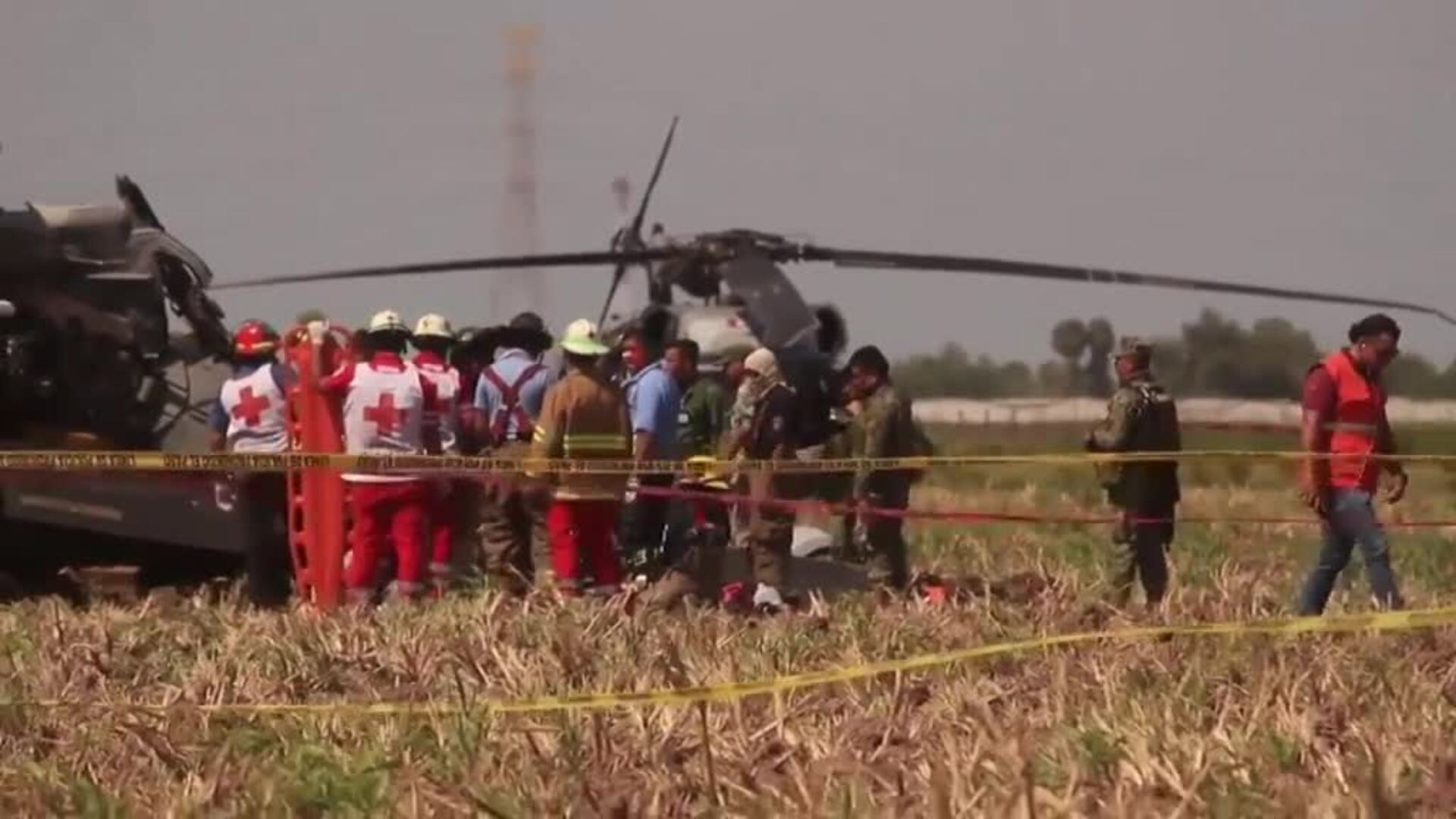 Mueren catorce personas al estrellarse un helicóptero de la marina mexicana en Sinaloa