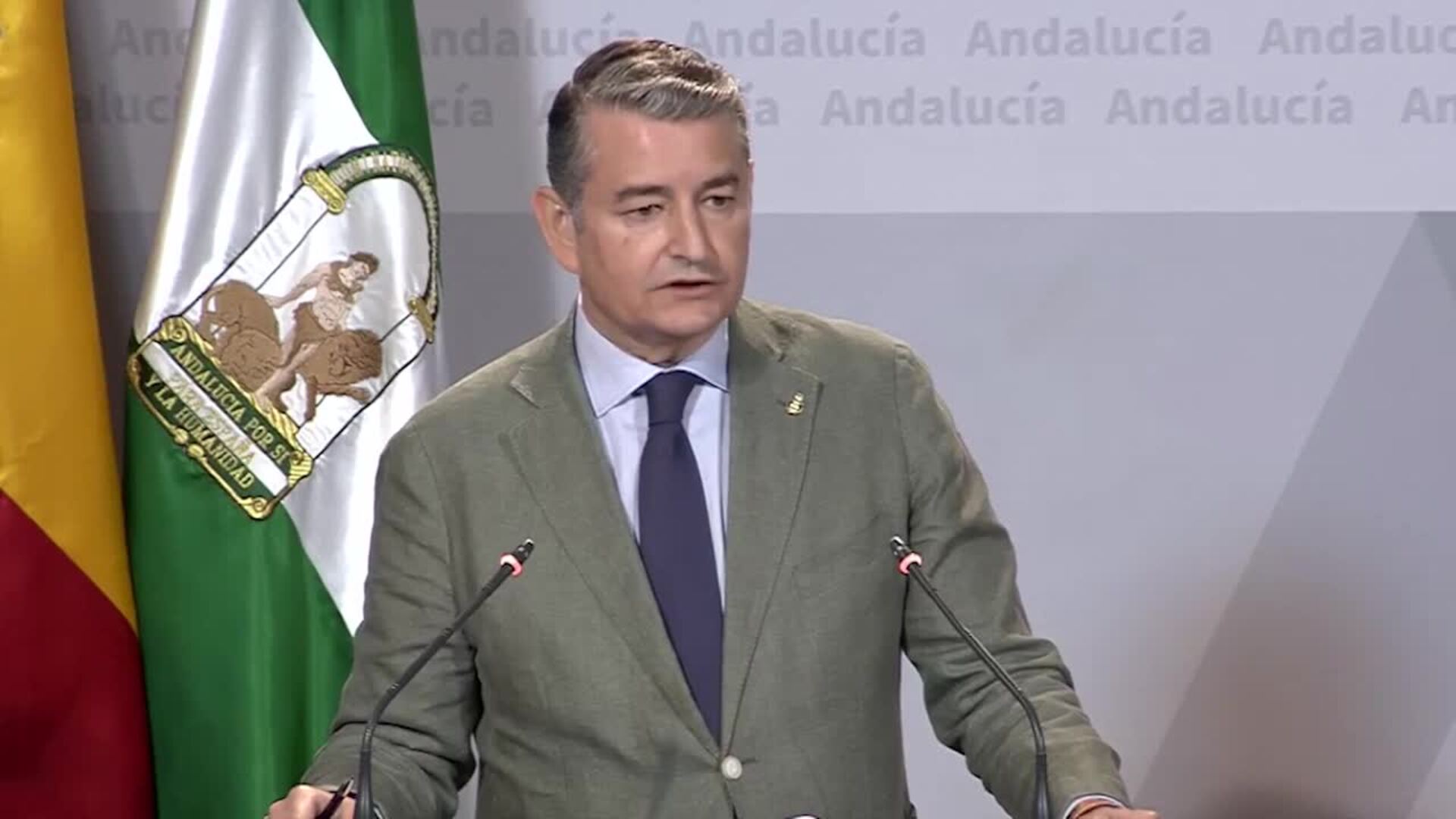 Sanz comenta el compromiso de Moreno con Sevilla sin ley de capitalidad