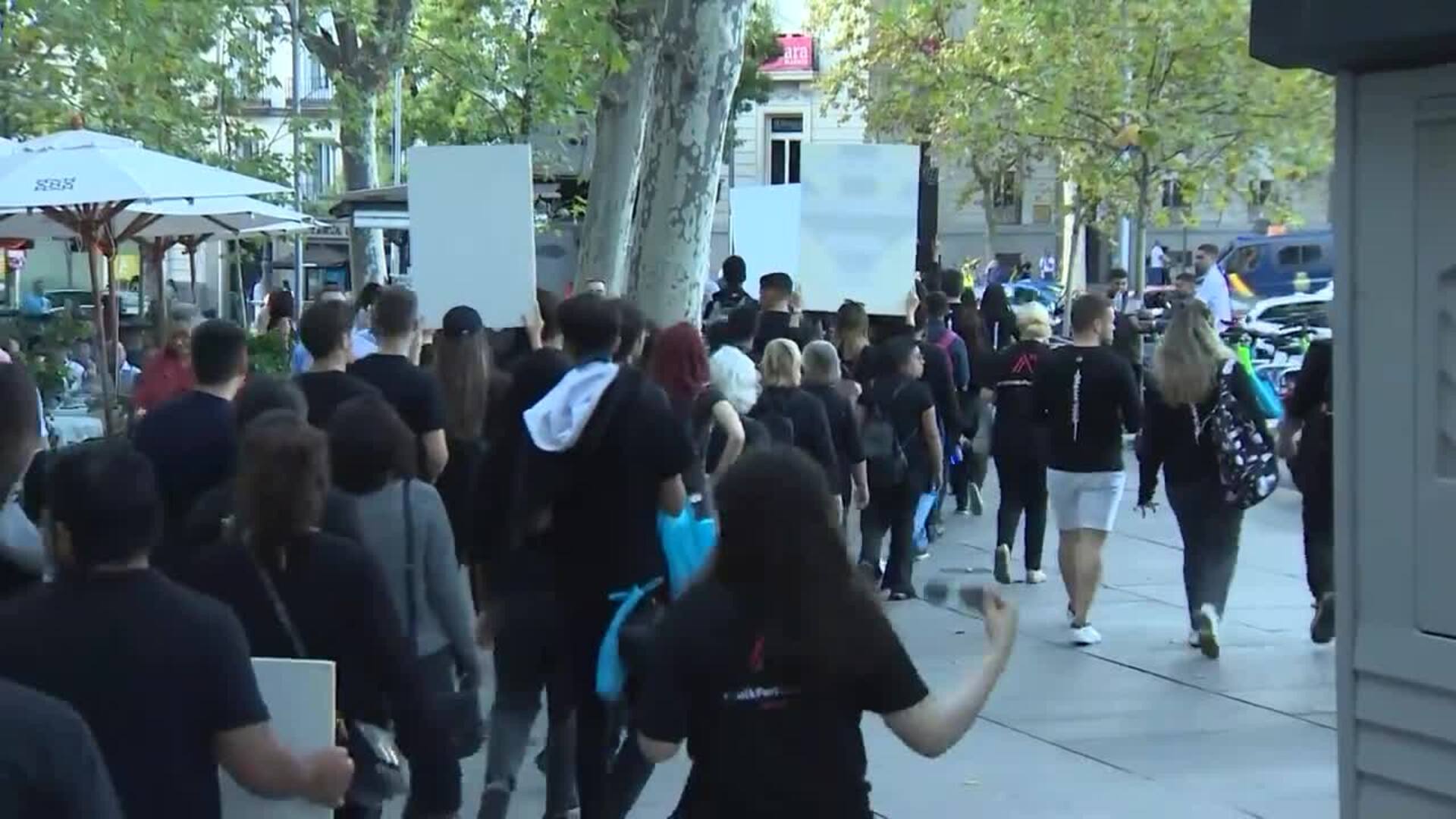 Decenas de personas asisten a la marcha 'Caminando por la libertad'