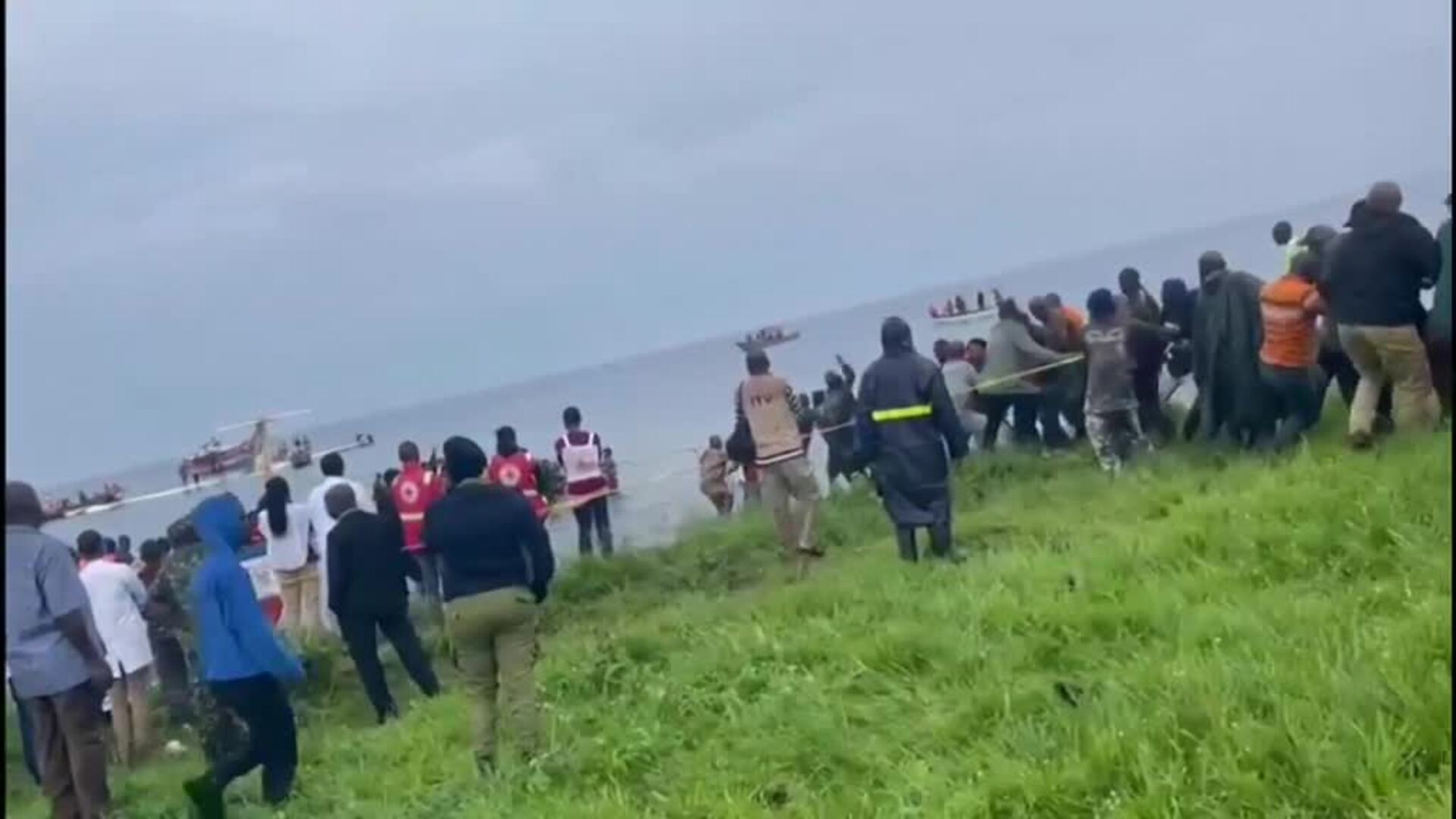 Un avión de pasajeros se estrella en el Lago Victoria de Tanzania