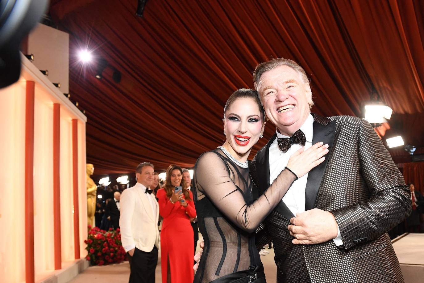 Lady Gaga y Brendan Gleeson