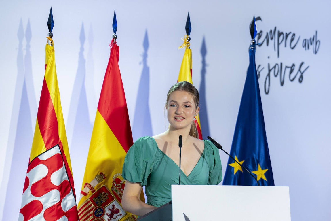 La princesa Leonor pronuncia unas palabras durante la ceremonia de entrega de los premios de la Fundación Princesa de Girona