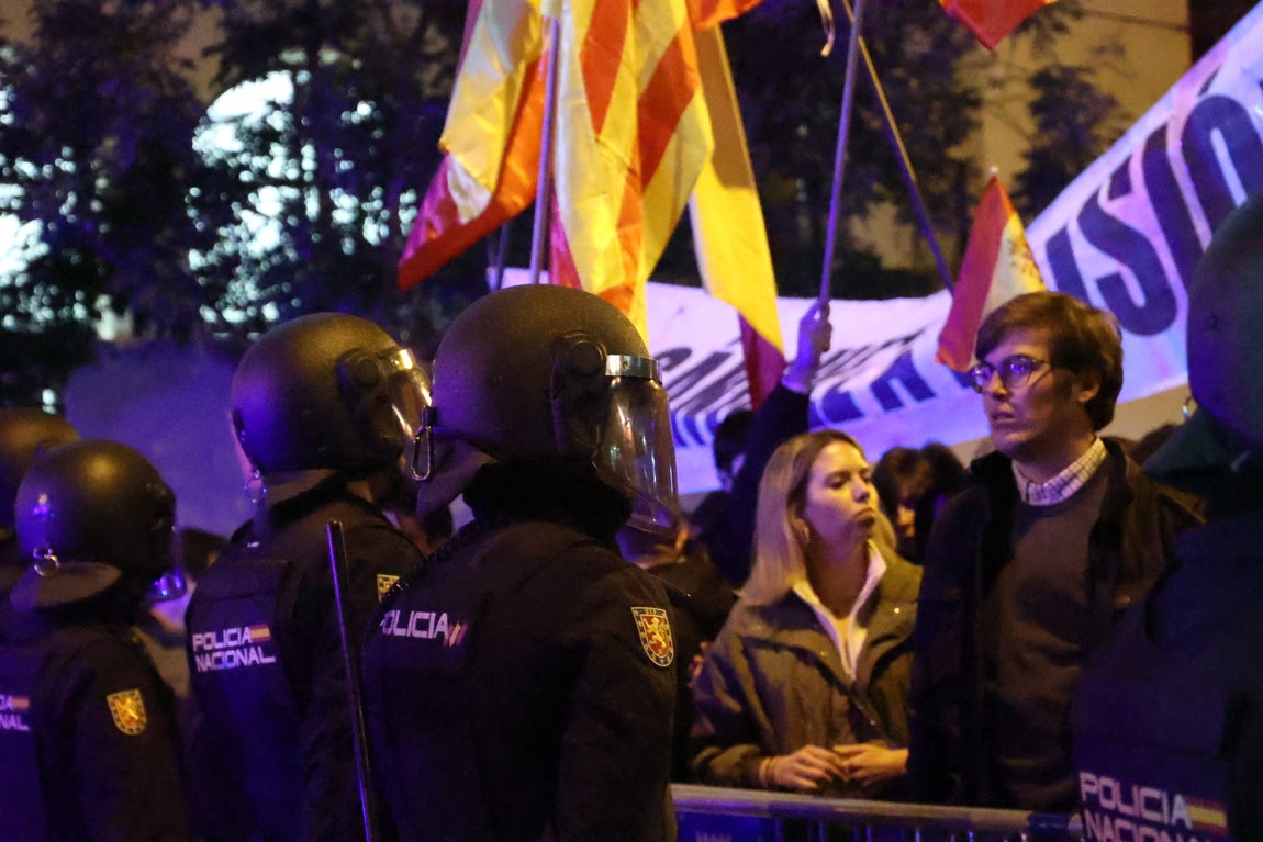 Manifestación contra la ley de amnistía en Ferraz, sede del PSOE.