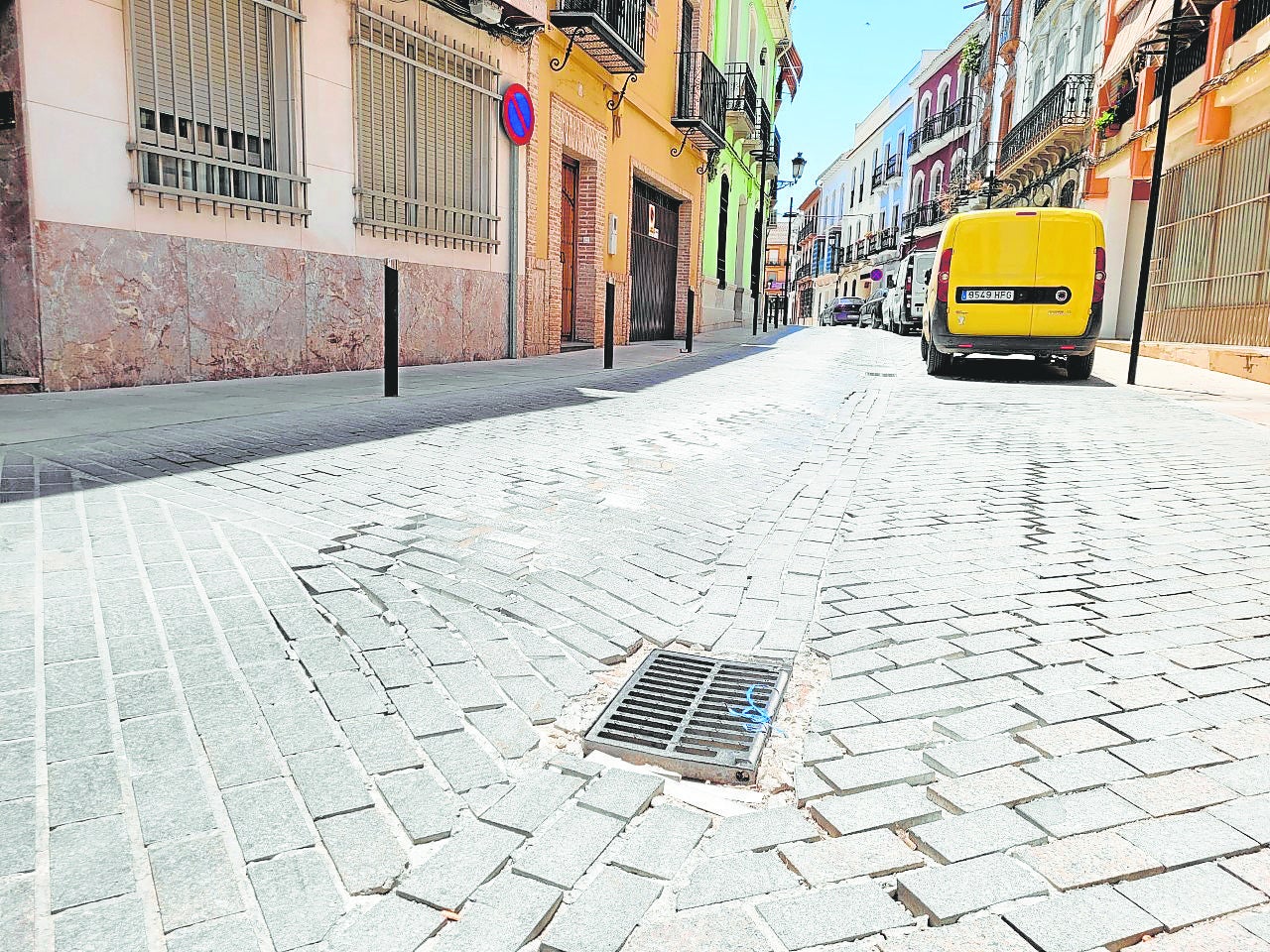 Estado actual de los adoquines de la recién remodelada calle Madre de Dios