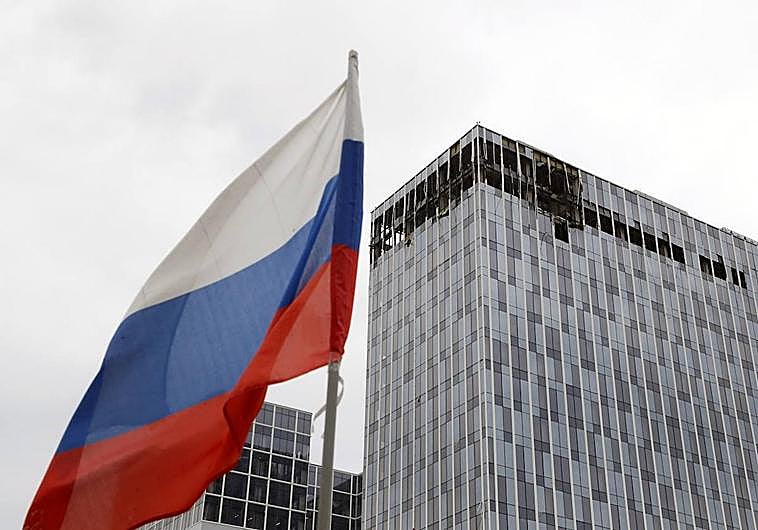 Aspecto de un edificio de Moscú alcanzado por un dron en el anterior ataque sobre la capital rusa