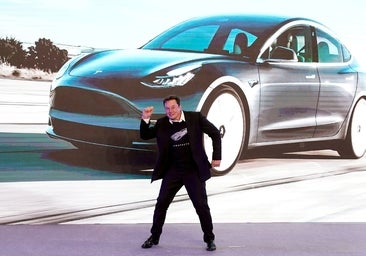 El suculento negocio de Tesla: vender 'créditos' para que otros contaminen más