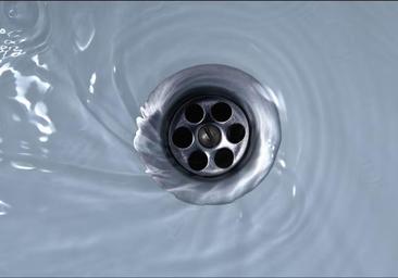 Todas las cosas que tiramos por el desagüe y que ensucian el agua