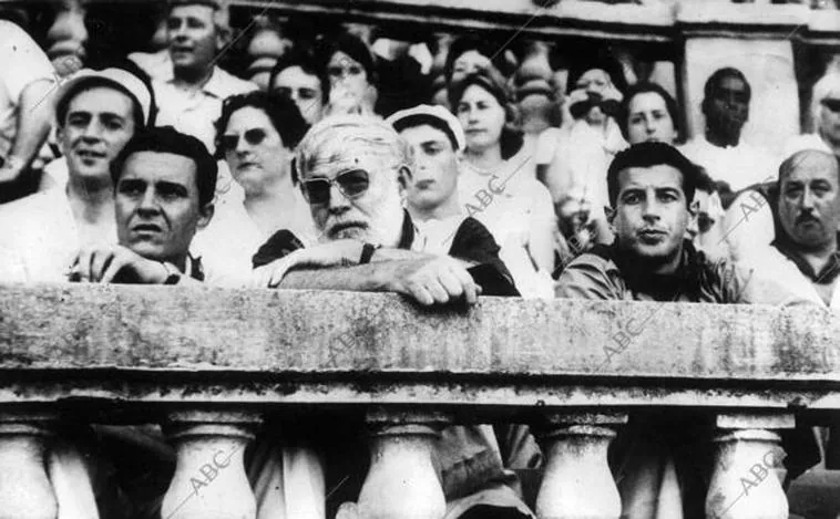 Así se enamoró Ernest Hemingway de la fiesta de San Fermín: alcohol, paisajes y riesgo de muerte por diversión