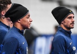 Griezmann y Mbappé, en un entrenamiento de la selección francesa