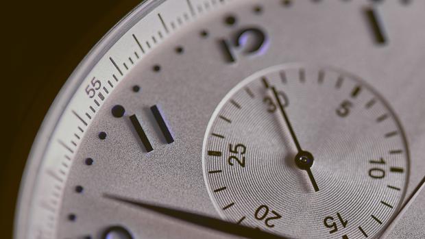 Un experto en cronobiología revela por qué dormimos fatal