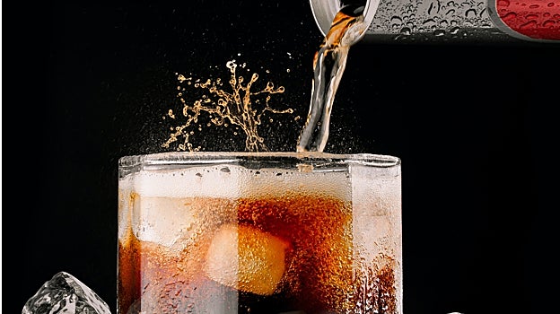 Esto es lo peor que puedes hacer y comer si tienes gases a menudo