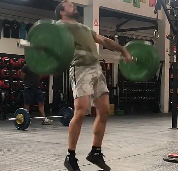 Final de la extensión. Momento de máxima potencia intentando mantener la máxima precisión para poder hacer una buena entrada. Es en esta fase del movimiento donde se producen la gran mayoría de los fallos