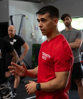 Imagen secundaria 2 - Seminarios presenciales de Strength Moves y diferentes programas online que puedes encontrar en su página web