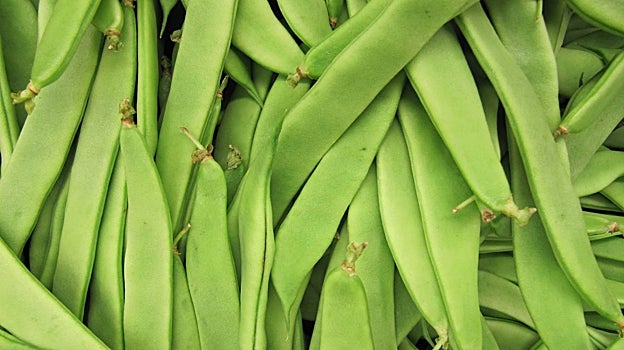 Comer judías verdes ayuda a cuidar los ojos.
