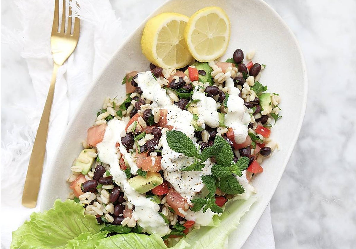 Ensalada de trigo tierno y frijoles.