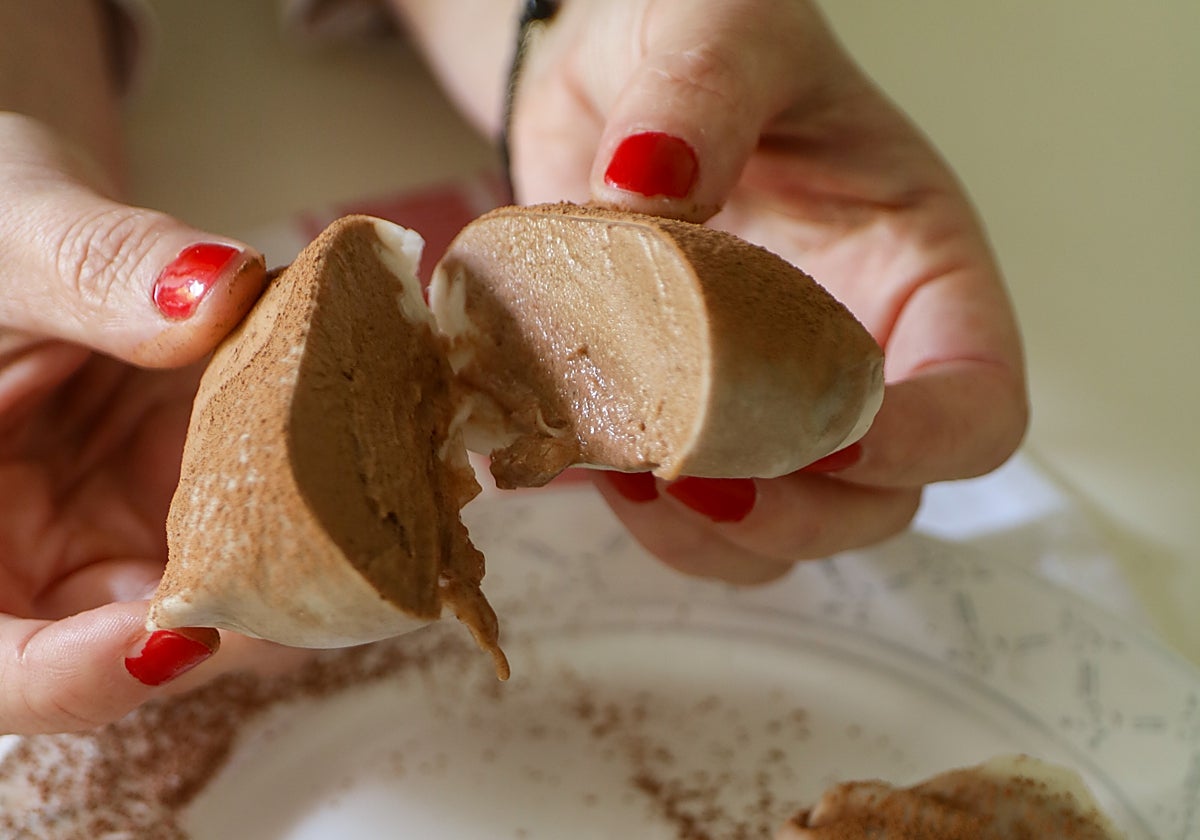 Aspecto interior de los mochis de plátano.