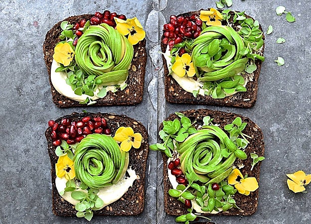 Tahini cremoso con aguacate.