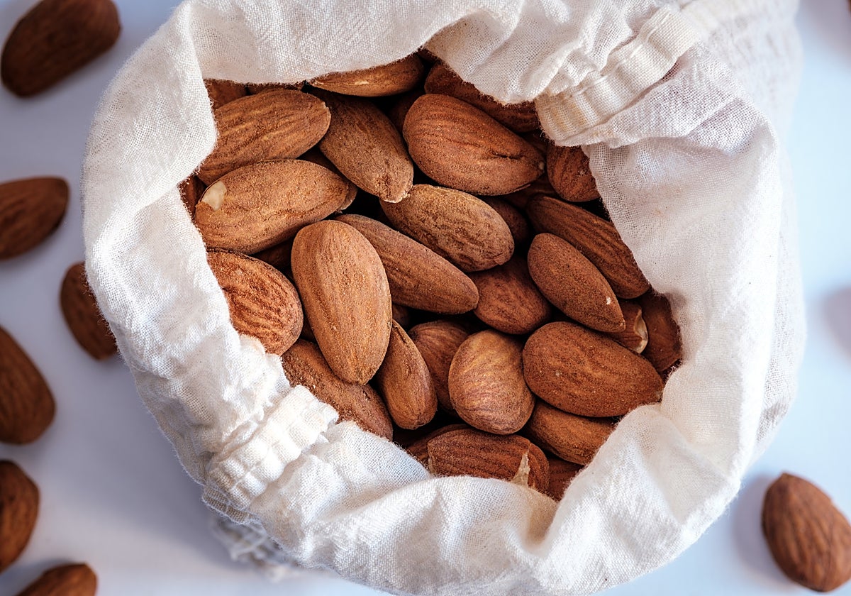 Las almendras son frutos secos saciantes y nutritivos