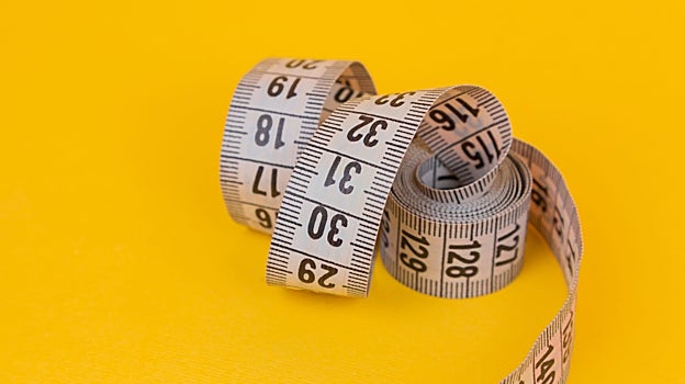 Medir la cintura puede ser una buena referencia.