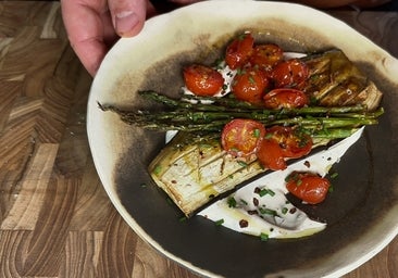 Berenjenas asadas con salsa de yogur: la receta perfecta para recuperarse de los excesos