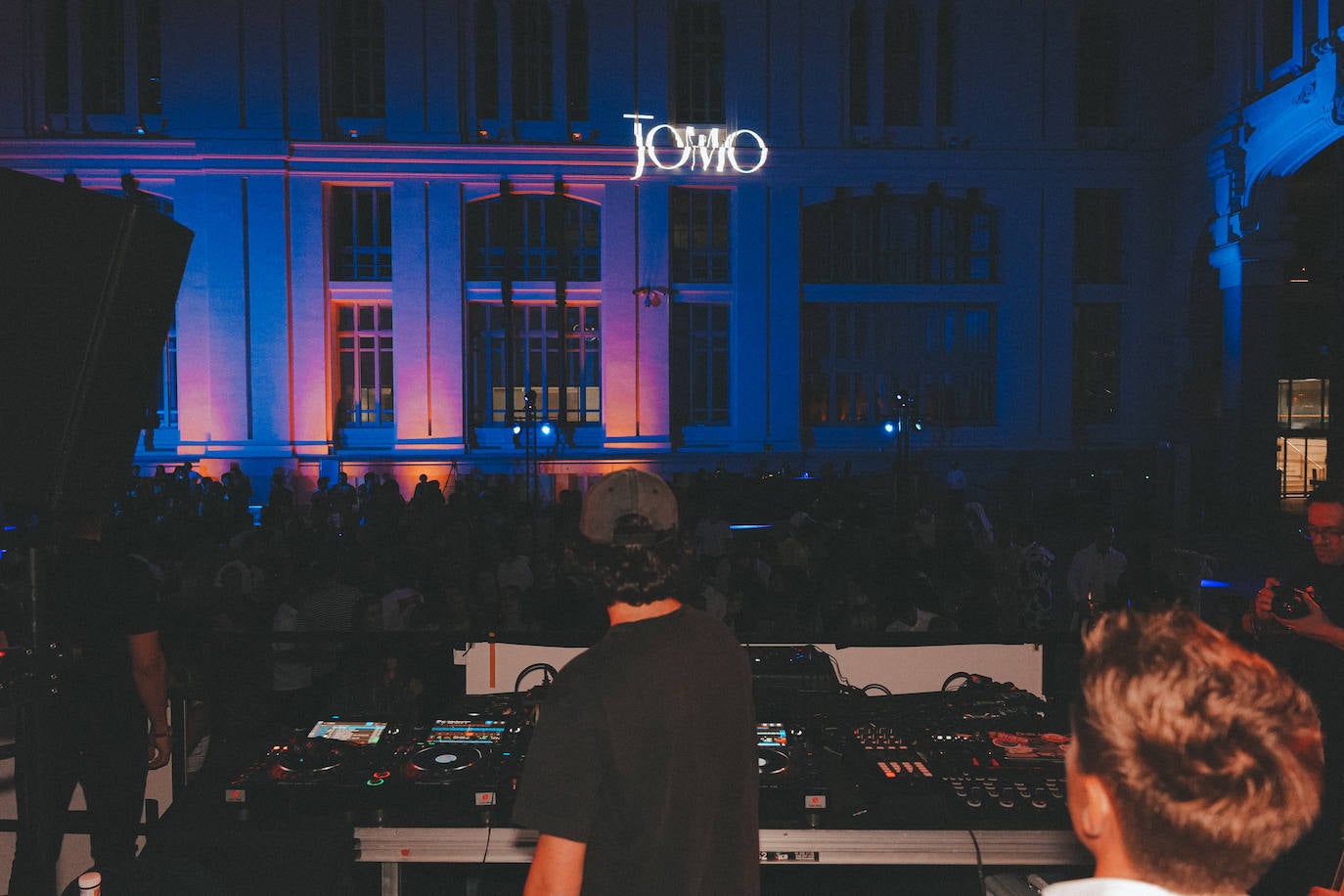 JOMO, la innovadora plataforma que ha transformado la escena de ocio en Madrid, se está consolidando como el epicentro de experiencias exclusivas en la capital española. Regalar una suscripción en este innovar club no solo asegura vivir algunas de las mejores experiencias, también conocer gente interesante. ¡El  regalo perfecto!
