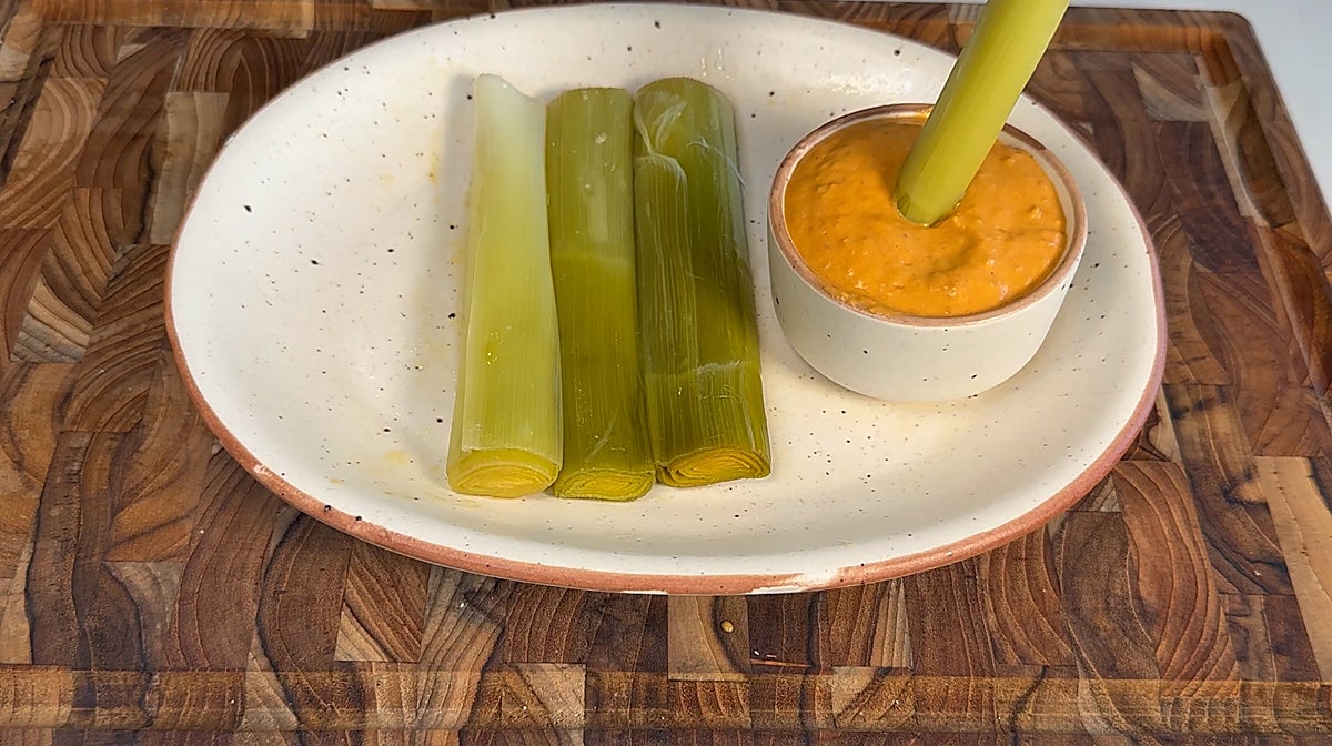 Así se prepara una flasa calçotada.