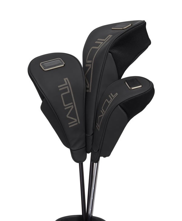 Juego de tres fundas para palos de golf. Disponible en Tumi.