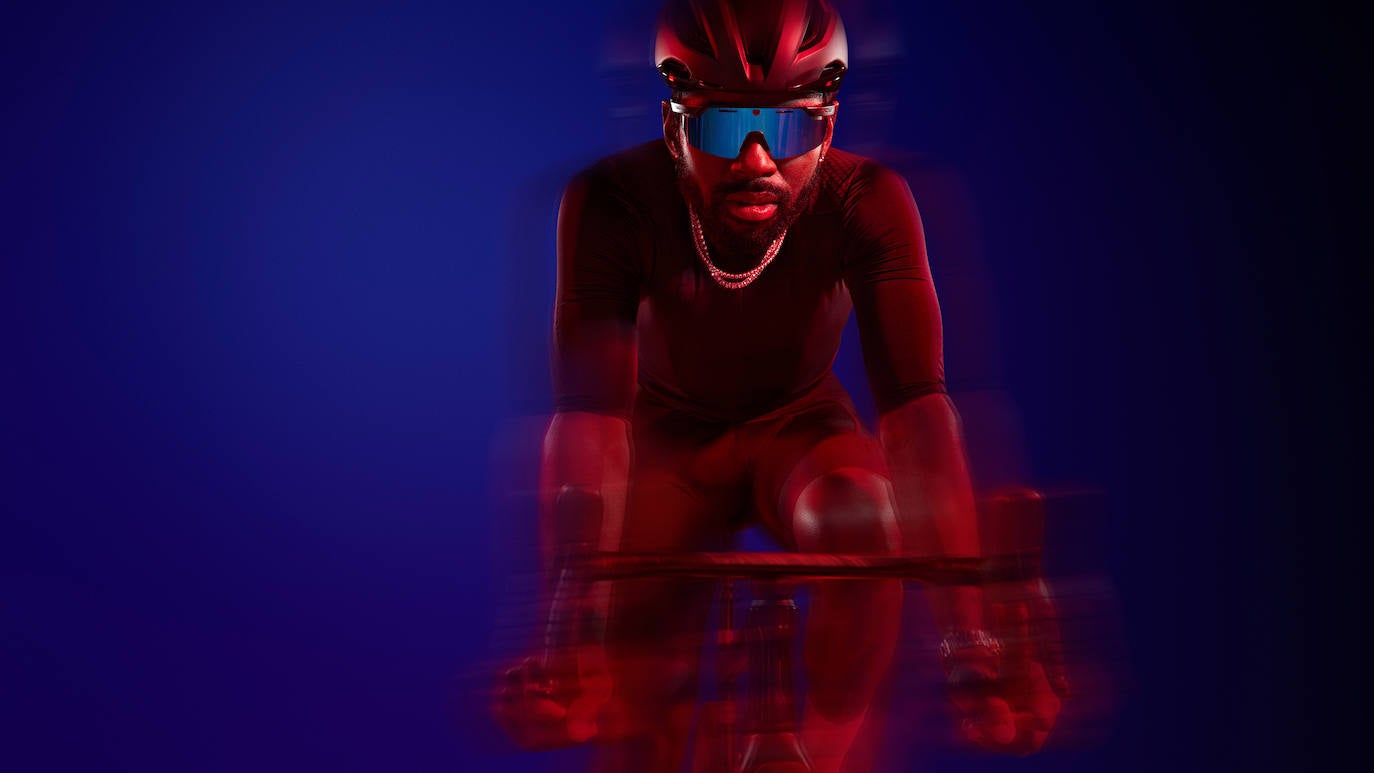 TAG Heuer colabora con el fabricante italiano Thélios para lanzar una colección de gafas adaptada a distintos estilos de vida. La línea Pro Performance combina tecnología y diseño para condiciones extremas, la línea Sport Performance combina estilo y atletismo, y la línea Daily Performance ofrece gafas deportivas para el día a día