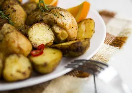 Calentar de nuevo las patatas cocidas y enfriadas ayuda a fabricar almidón resistente.