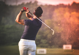 Los beneficios de jugar al golf.