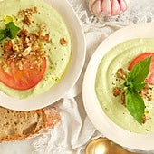 Salmorejo verde: la refrescante receta que cuida de tu piel