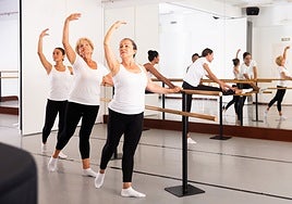 Ballet detox a los 50 años: la actividad que mantiene la mente ágil y una actitud positiva