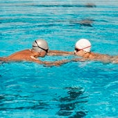 Por qué la natación es el deporte que debes empezar a practicar