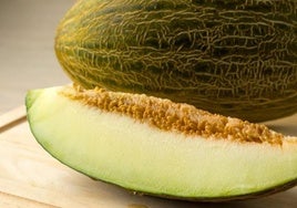 Ni dar palmaditas ni moverlos: así se distingue si un melón está bueno en el supermercado