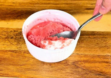 El helado de sandía cremoso que puedes preparar en menos de un minuto