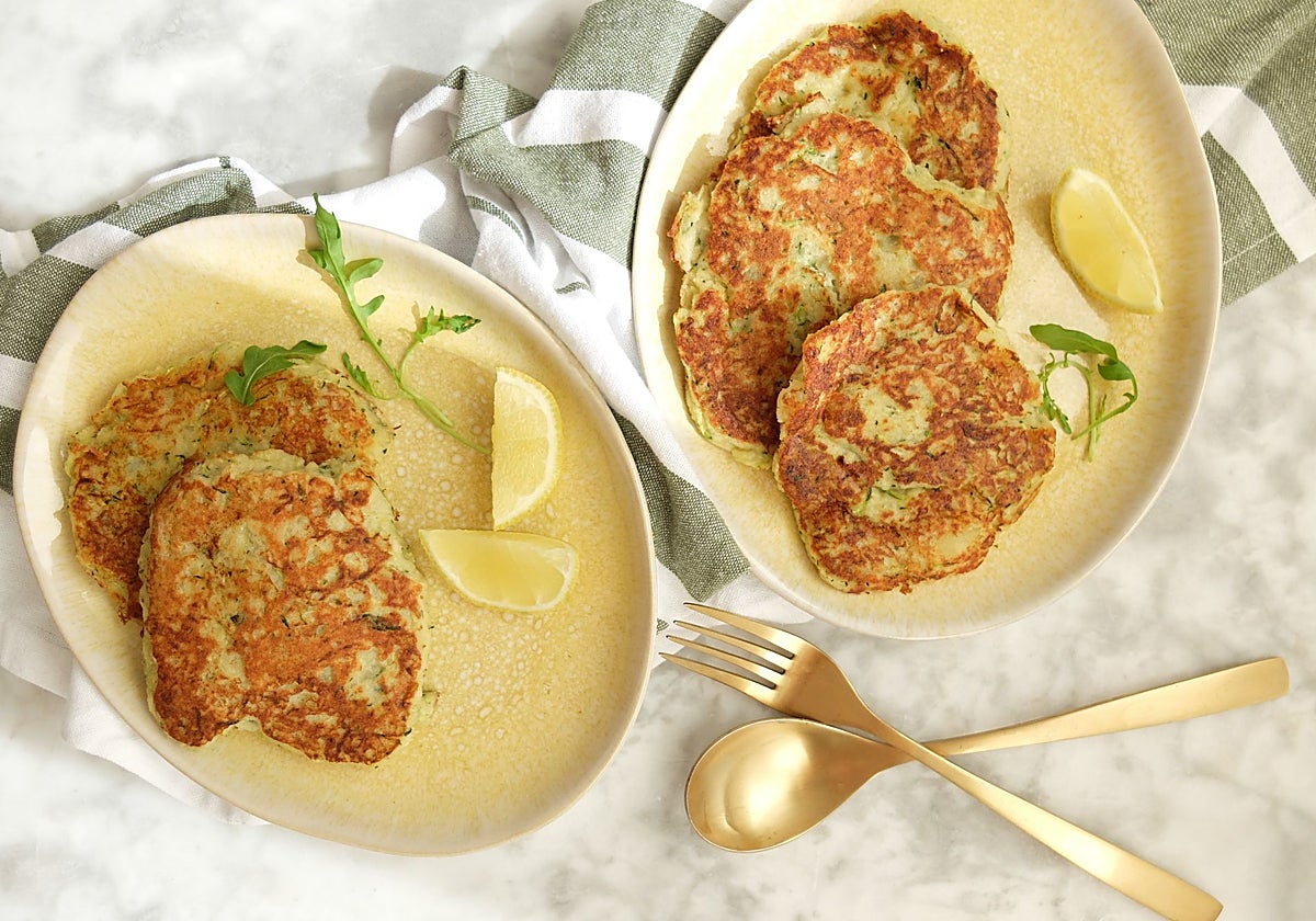Tortitas de calabacín y patata, un plato delicioso.