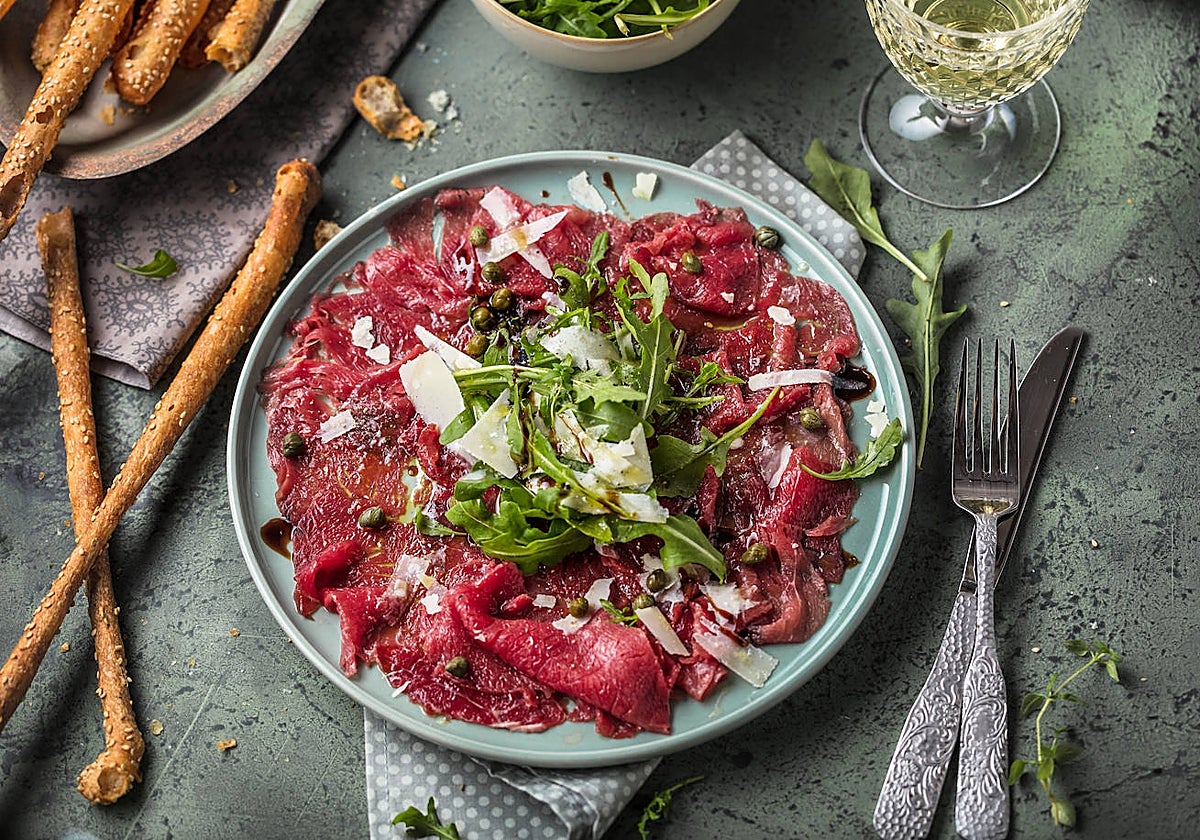 Carpaccios: seis recetas ligeras, deliciosas y refrescantes.