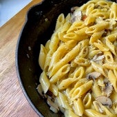 Pasta cremosa con champiñones: un plato fácil, rápido y saludable