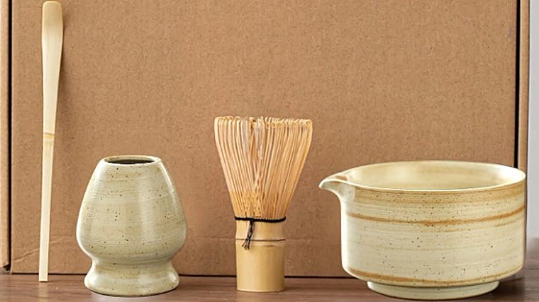 Utensilios necesarios para un perfecto té matcha. Disponible en shein