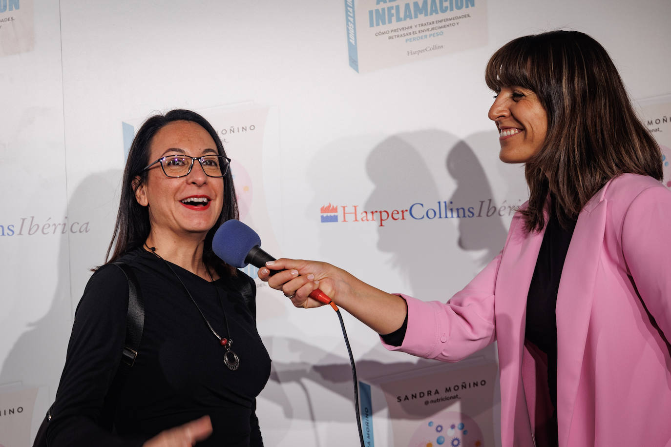 Algunos de los mensajes que dejaron para Sandra Moñino algunas de las asistentes al evento 'Adiós a la inflamación' se centraron en felicitar a la nutricionista por su labor y en animar a que siga divulgando con claridad y con valentía sobre la importancia de proteger la salud de la inflamación.