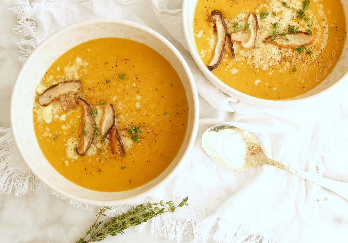 Así se prepara una crema de vegetales.