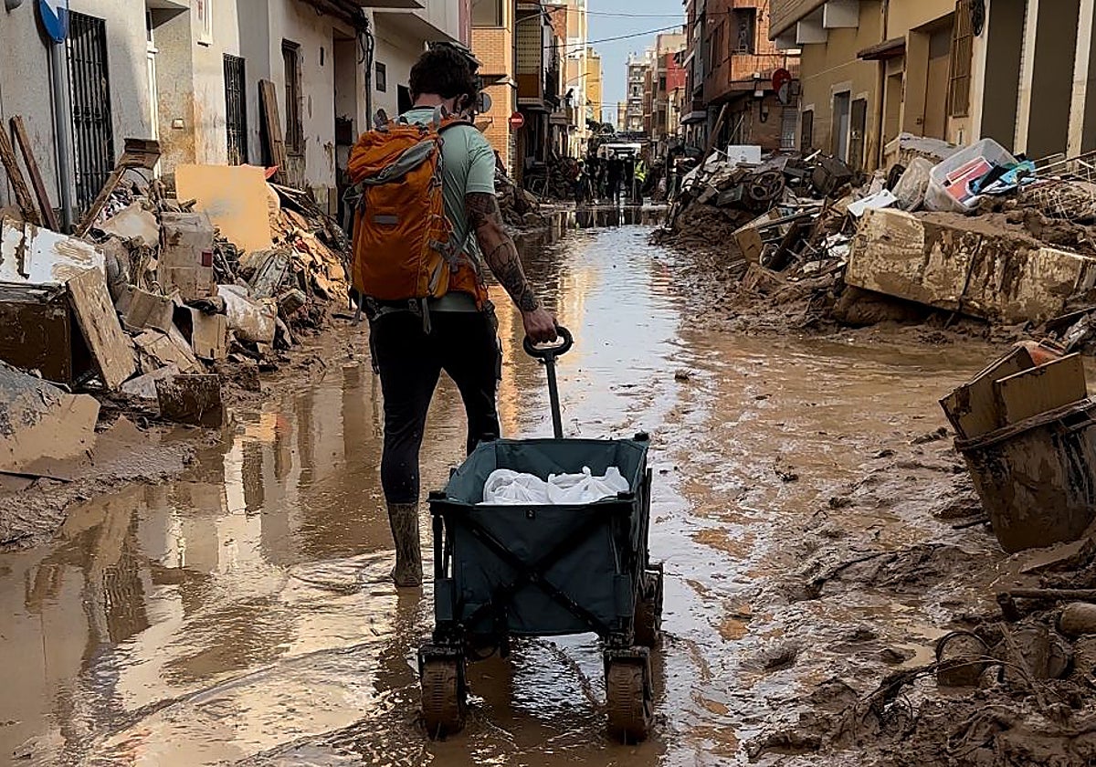 Roberto Bosquet, Chef Bosquet, intentando acceder a una de las zonas afectadas por el paso de la Dana.