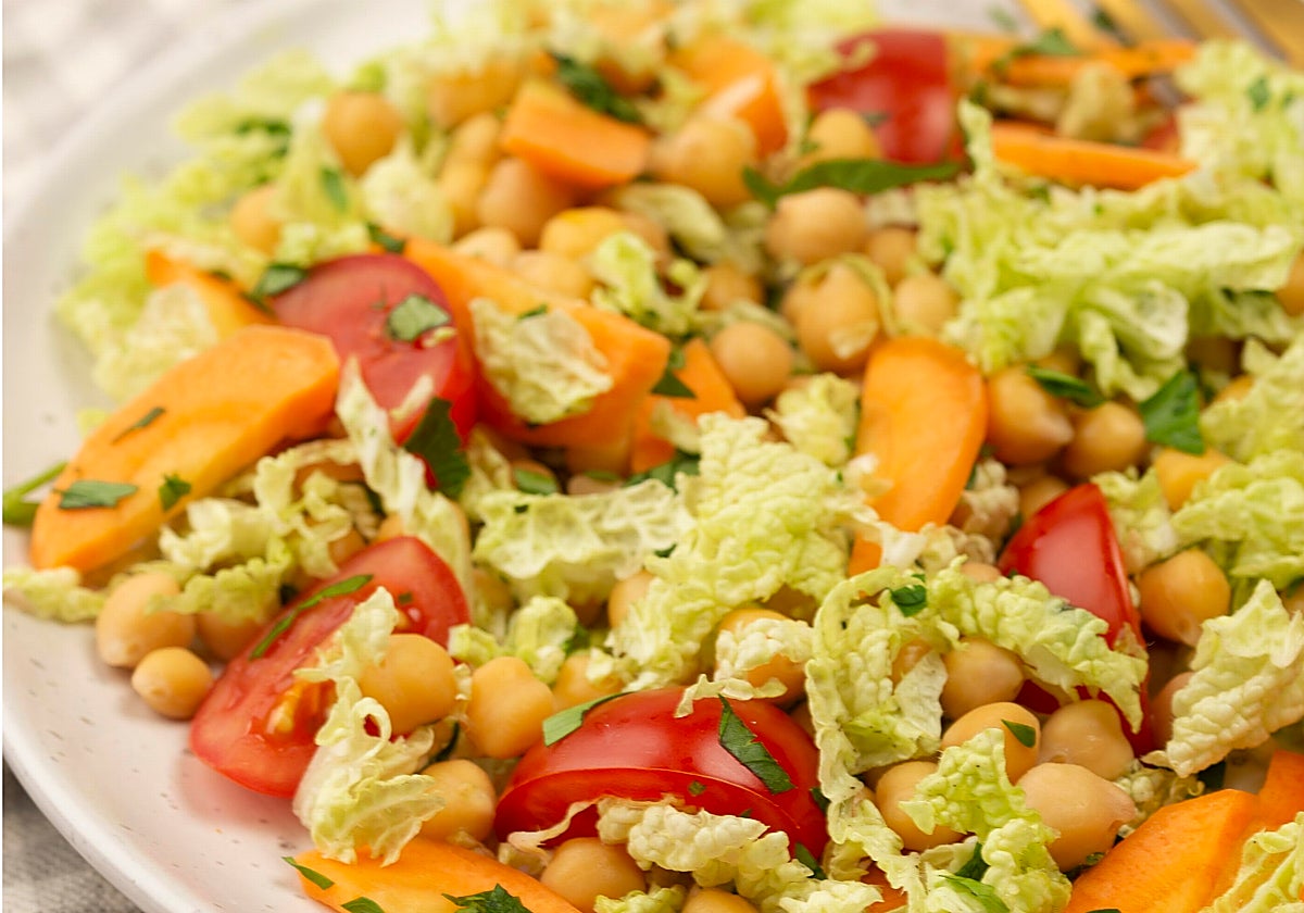 Tres ensaladas con legumbres.