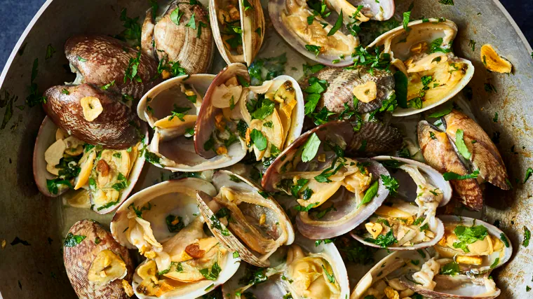 Clams in white wine.