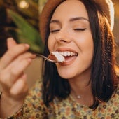 Por qué se siente antojo de comer dulces a todas horas