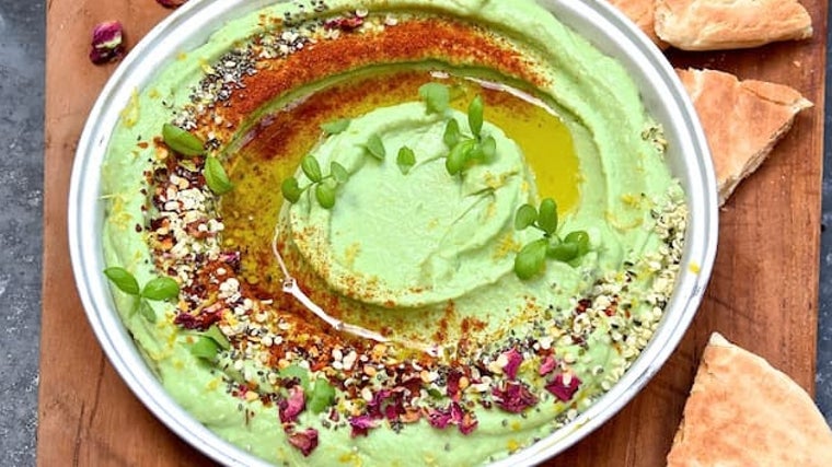 Hummus de aguacate.