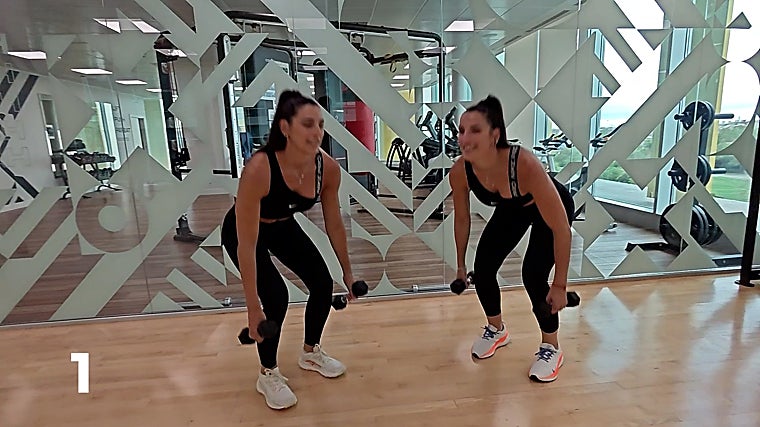 Los ejercicios que reducen la grasa que se acumula en las rodillas y afea las piernas